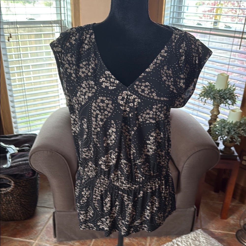 Black and Cream Patterned Women's Top